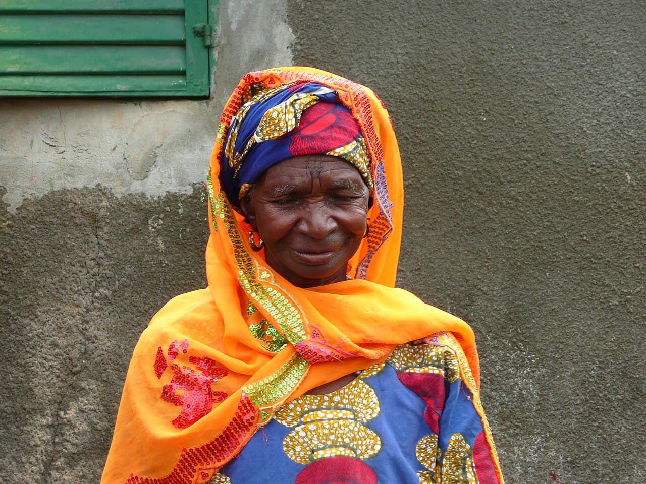 Une participante guinéenne à une action d’éducation communautaire soutenue par l’USAID